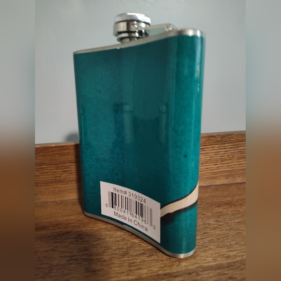 LUCKY LADY STAINLESS STEEL 8 OZ LIQUOR FLASK - Picture 5 of 5